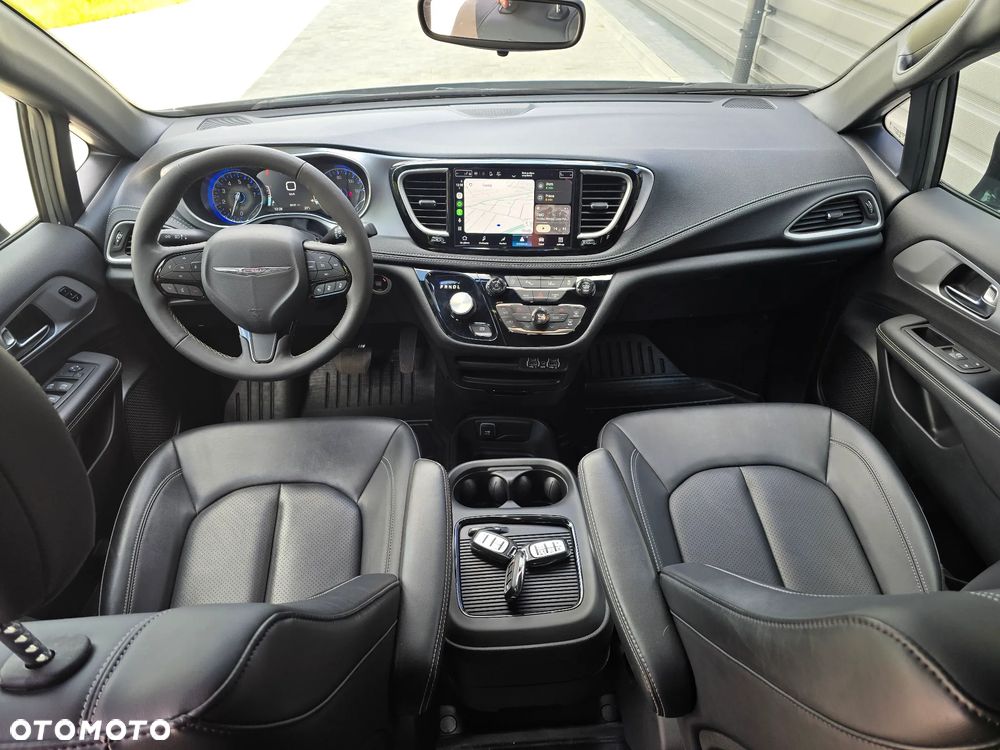 Chrysler Pacifica - 21