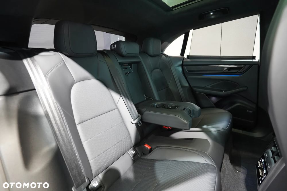 Porsche Macan Turbo 100kWh - 10