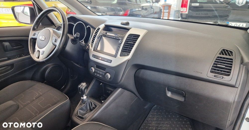 Kia Venga - 16