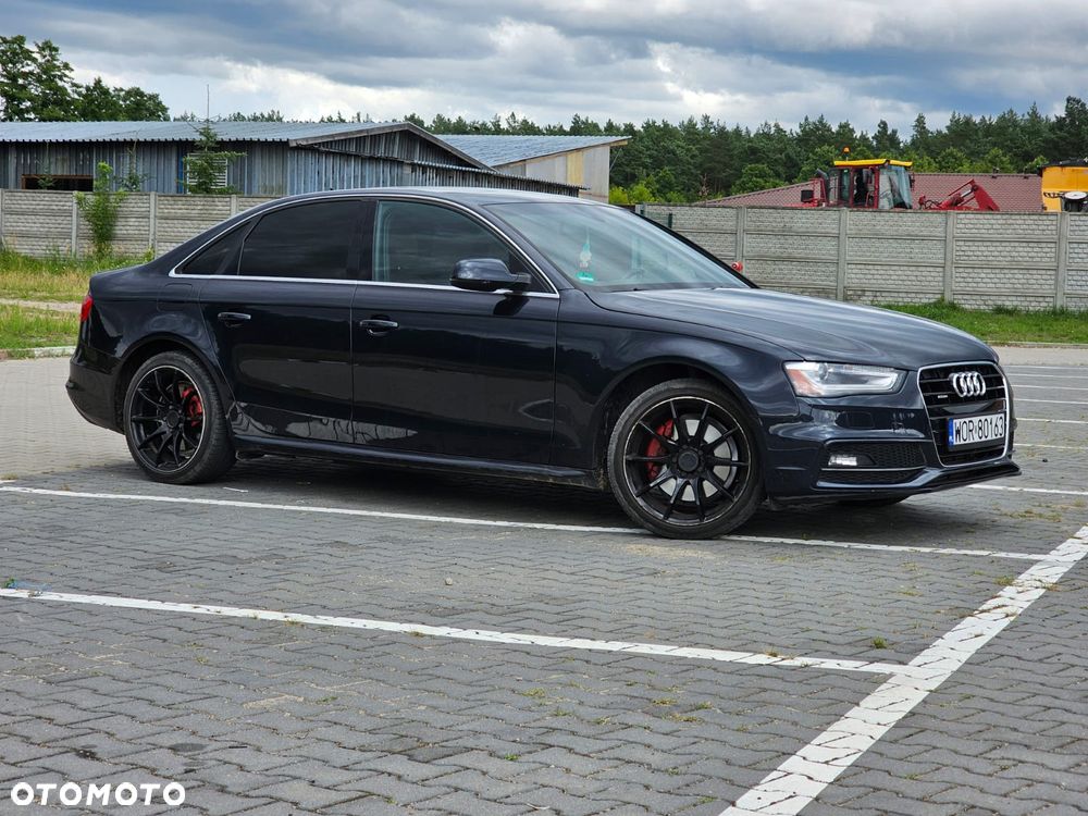 Audi A4 Limousine - 13
