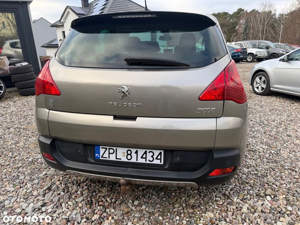 Peugeot 3008 Hybrid4 - 5