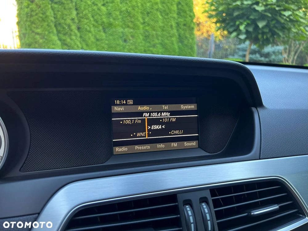 Mercedes-Benz Klasa C 180 Coupe BlueEFFICIENCY 7G-TRONIC - 27