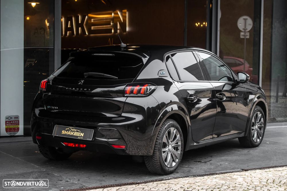 Peugeot e-208 Allure - 4