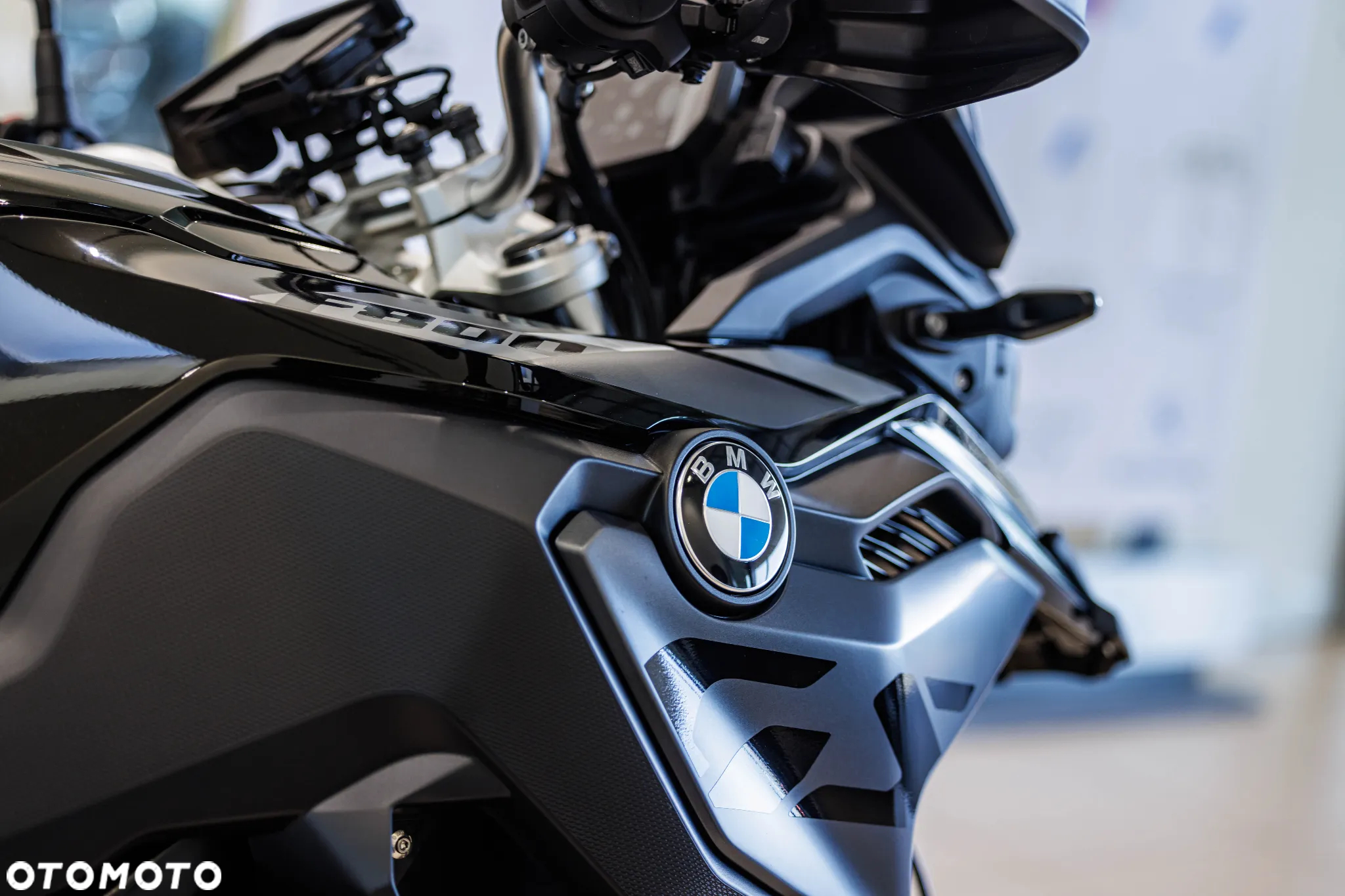 BMW F - 15