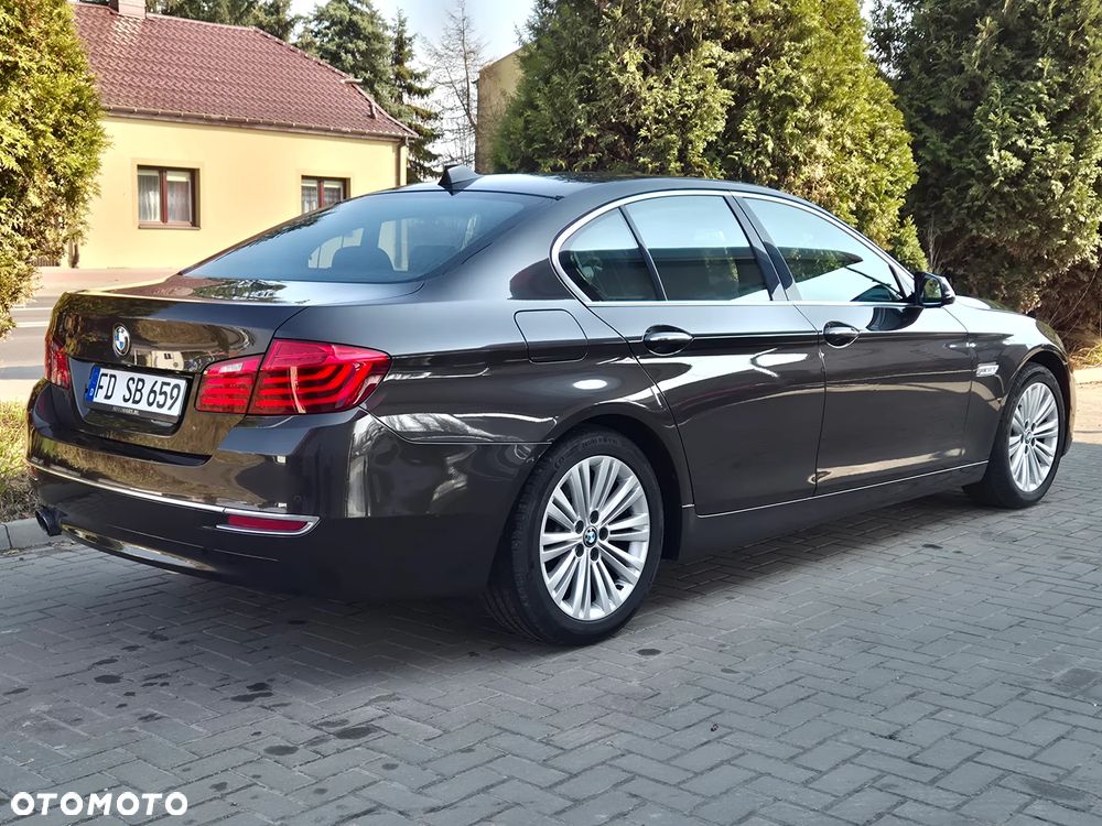 BMW Seria 5 520i Luxury Line - 12