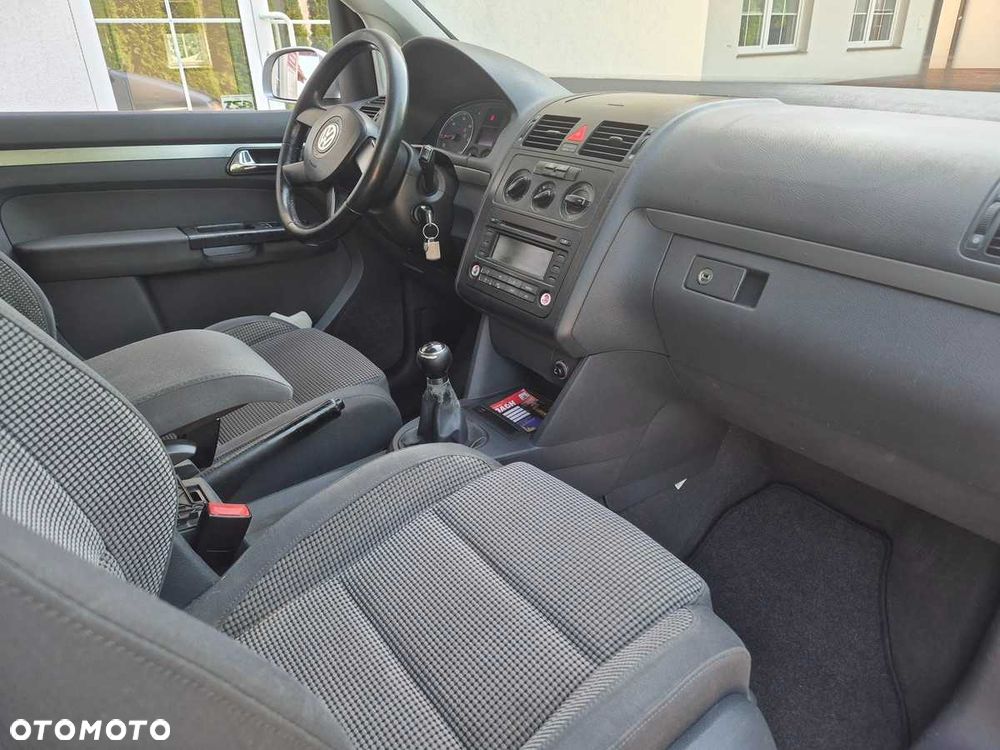 Volkswagen Touran - 7