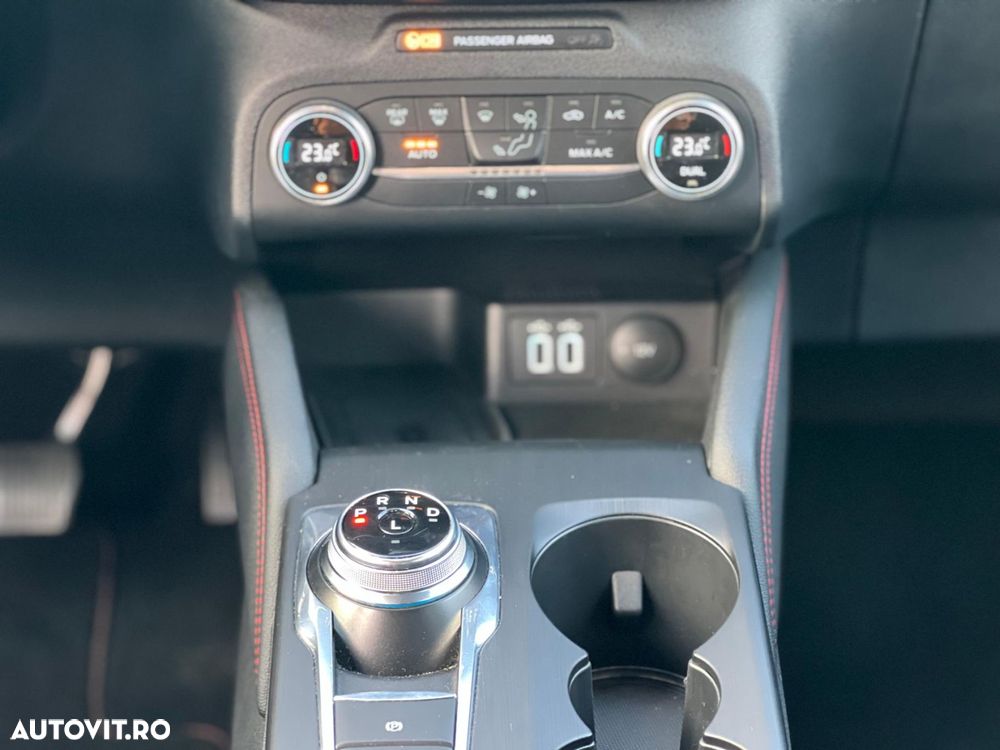 Ford Kuga - 11