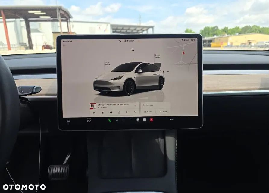 Tesla Model Y Long Range Dual Motor AWD - 9