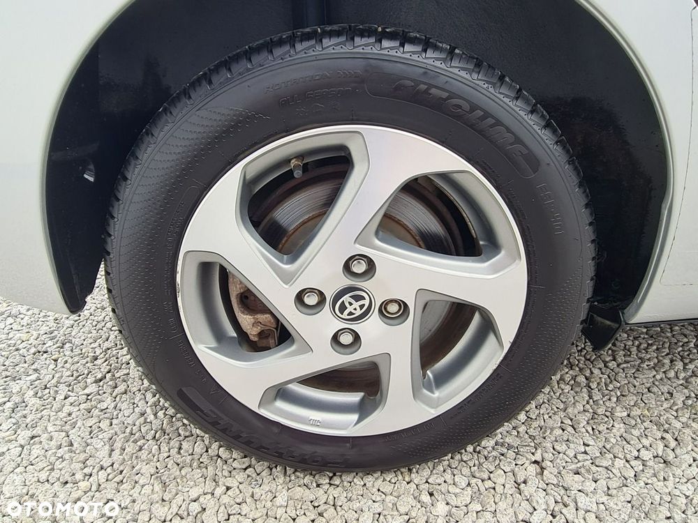 Toyota Yaris Hybrid 100 Life - 35