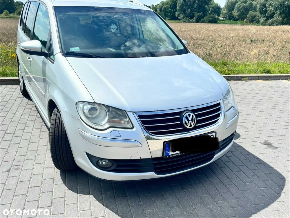 Volkswagen Touran - 1