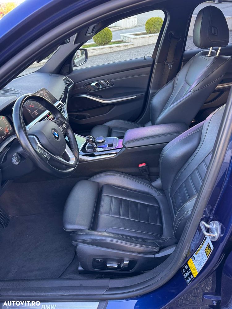 BMW Seria 3 330i xDrive Aut. Luxury Line - 11