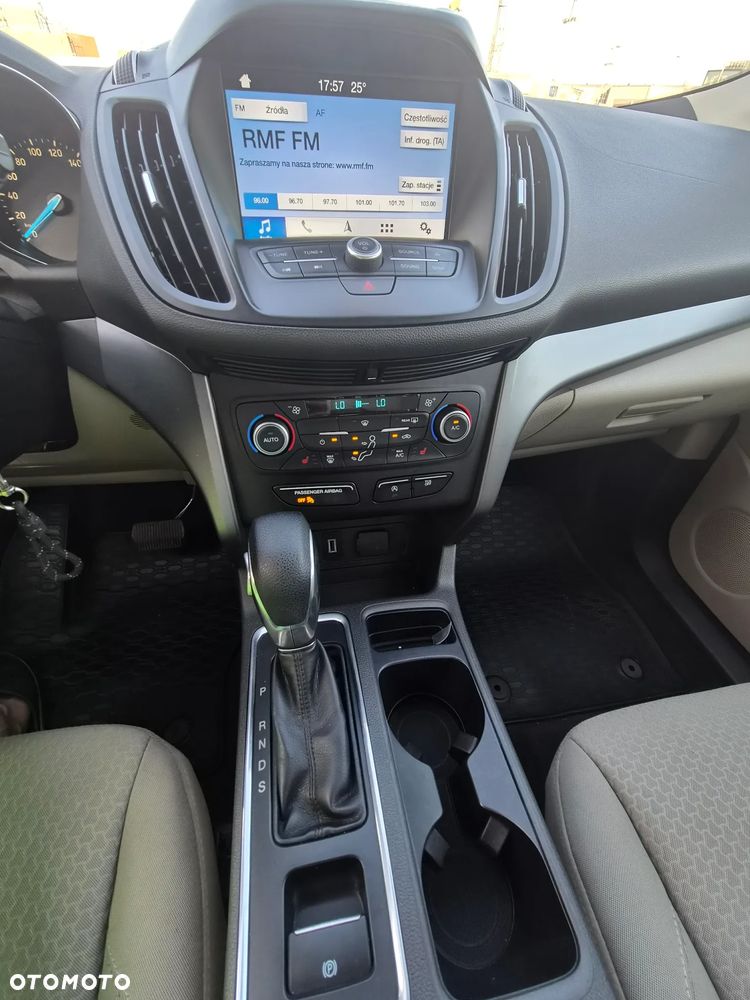 Ford Kuga - 16