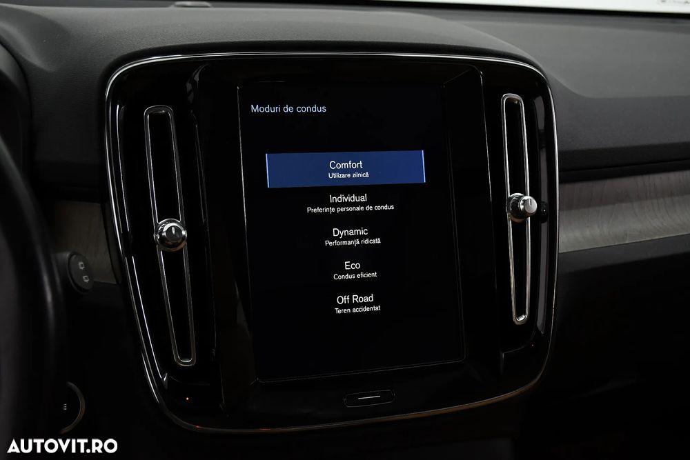 Volvo XC 40 D4 AWD Geartronic Inscription - 26