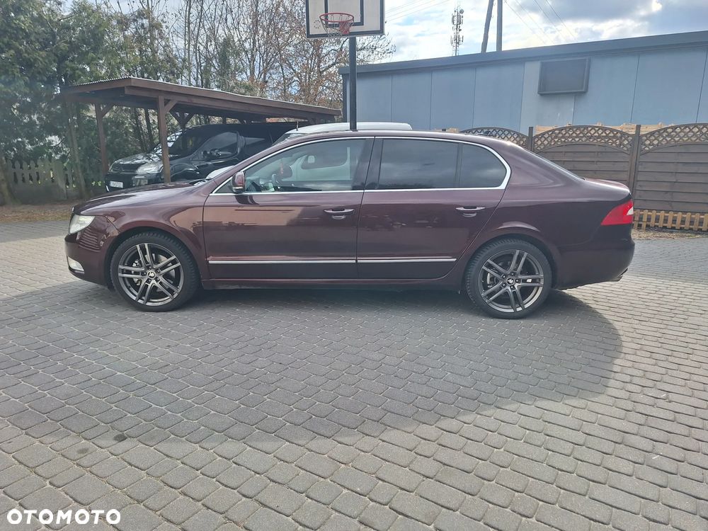 Skoda Superb 2.0 TDI Ambition DSG - 13