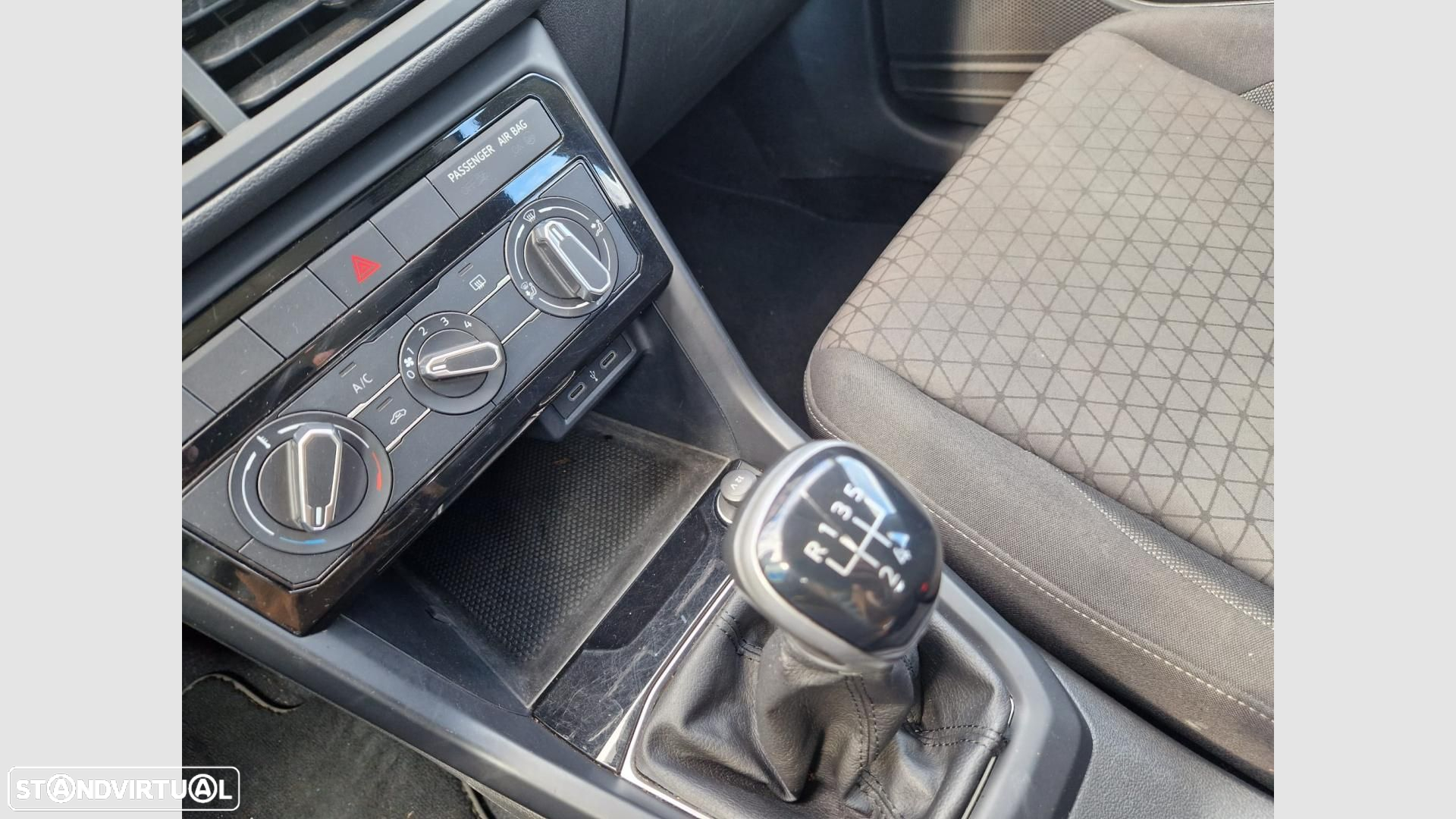 VW T-Cross 1.0 TSI Life - 12