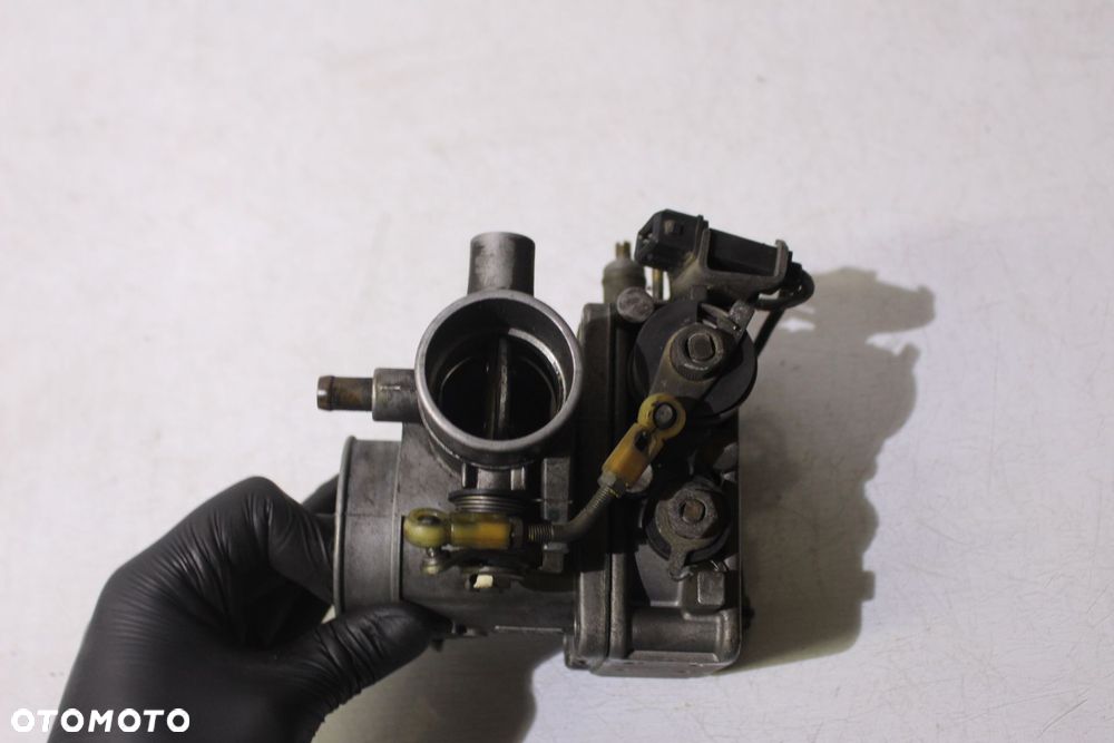 PRZEPUSTNICA VOLKSWAGEN PASSAT B3 SYNCRO G60  037164063AJ - 7