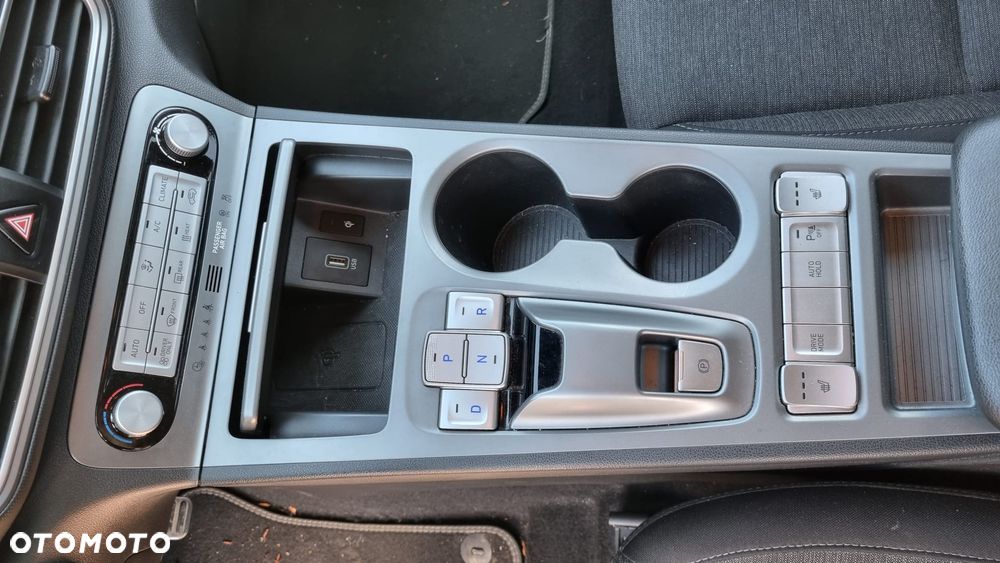 Hyundai Kona 64kWh Executive - 31