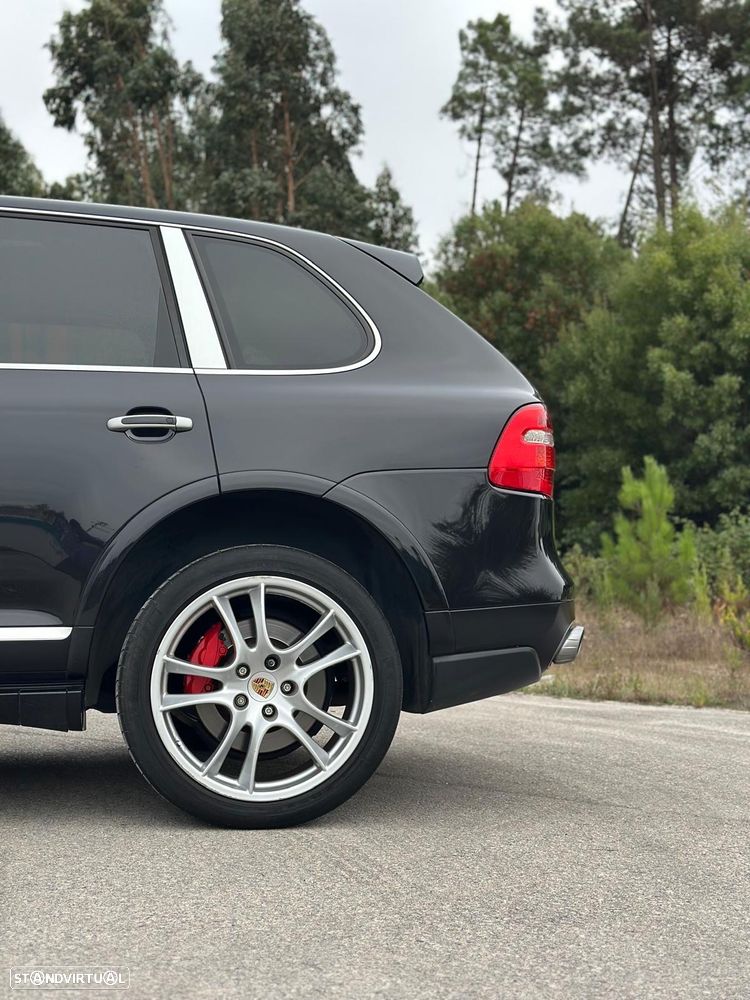 Porsche Cayenne Turbo - 4