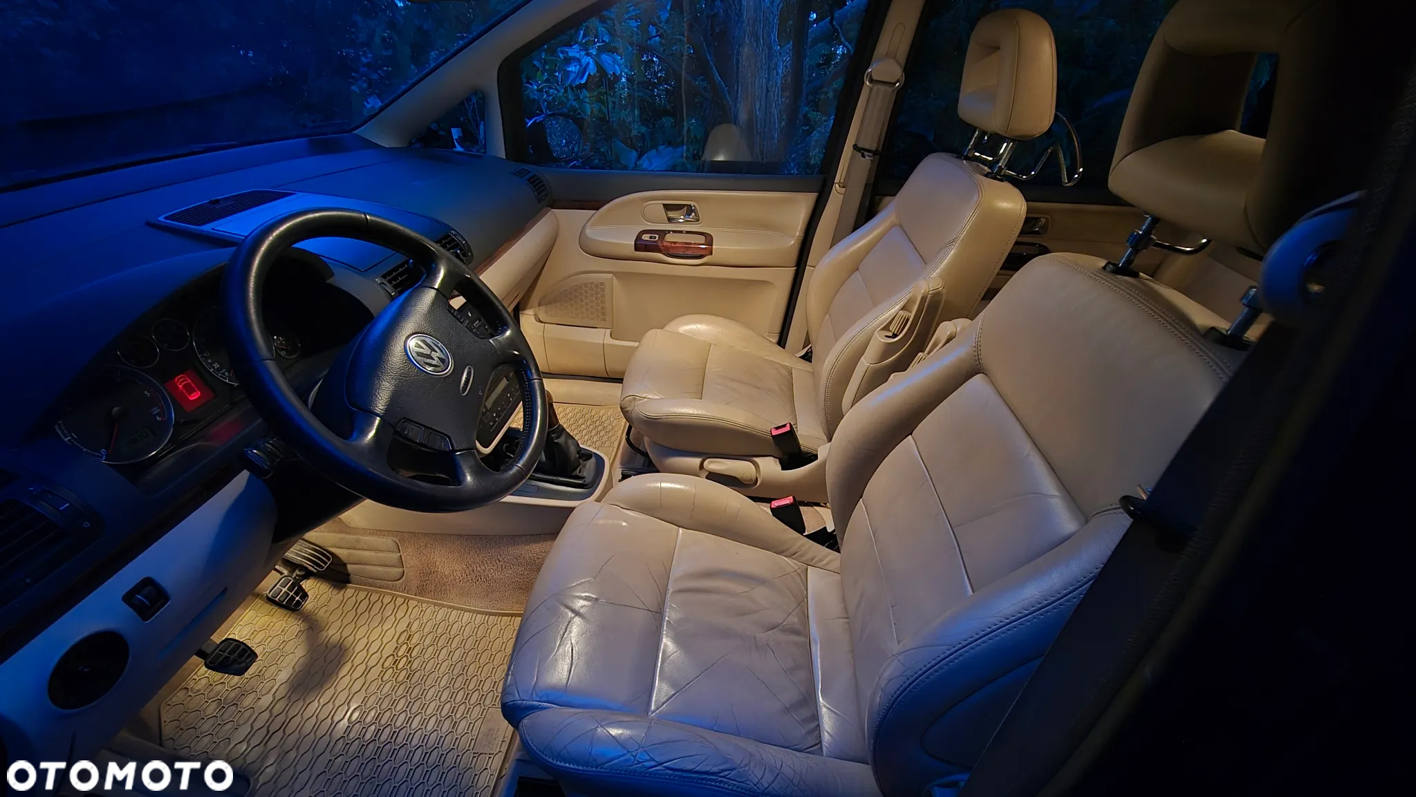 Volkswagen Sharan 1.9 TDI Highline - 6