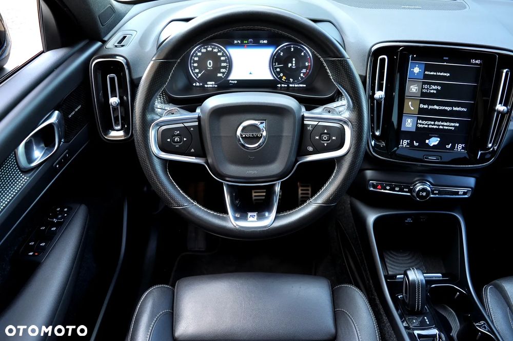 Volvo XC 40 D4 AWD Geartronic R-Design - 32