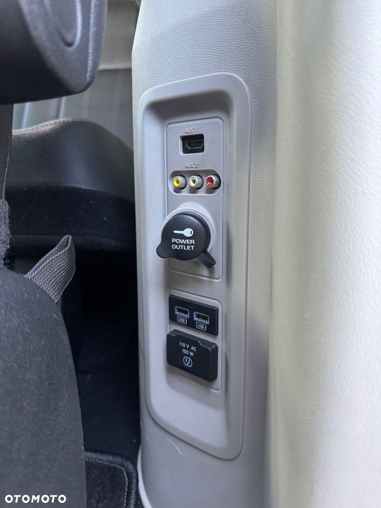 Chrysler Town & Country 3.6 Touring - 12