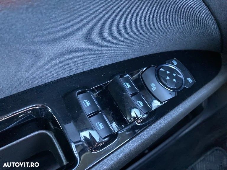 Ford Mondeo 2.0 HEV Trend - 16