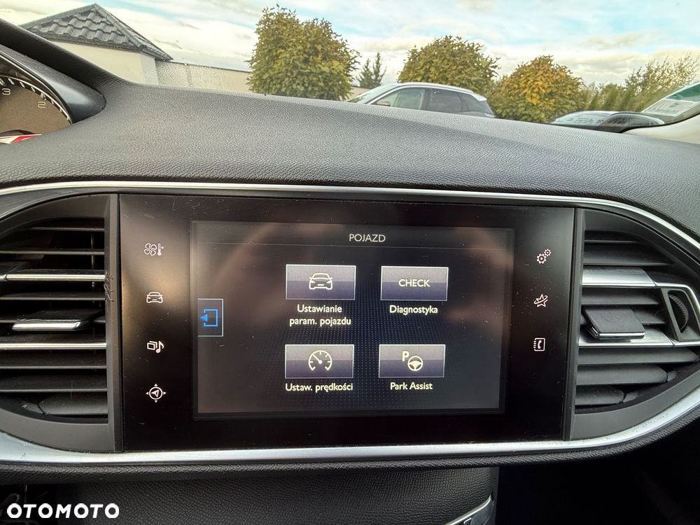 Peugeot 308 1.6 BlueHDi Allure S&S EAT6 - 19