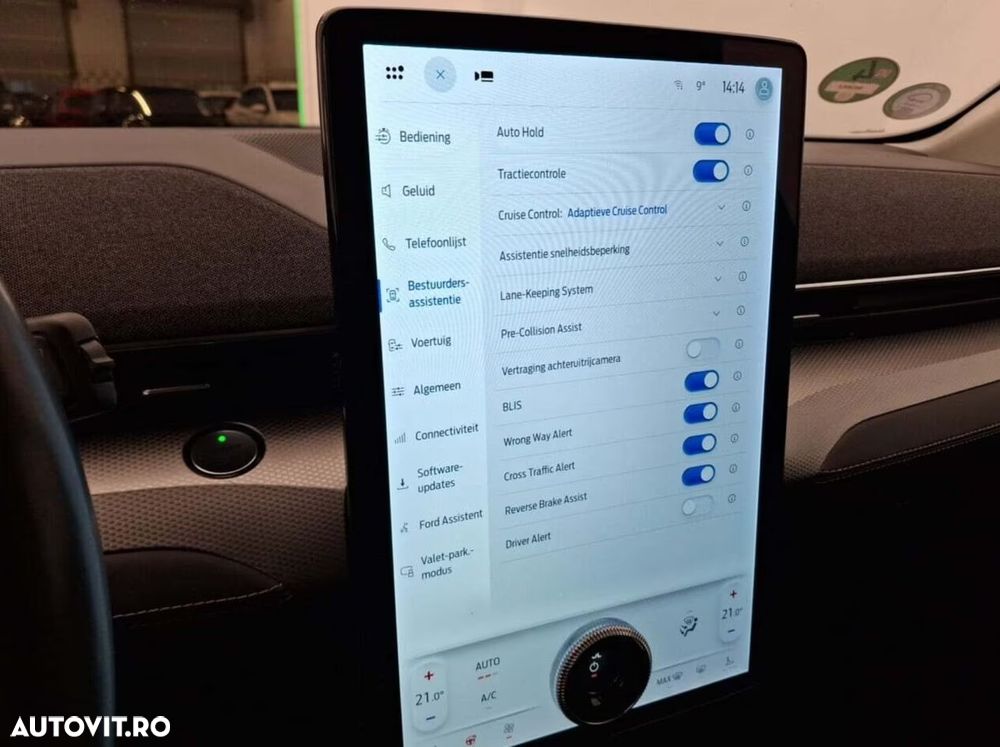 Ford Mustang Mach-E Standard - 8