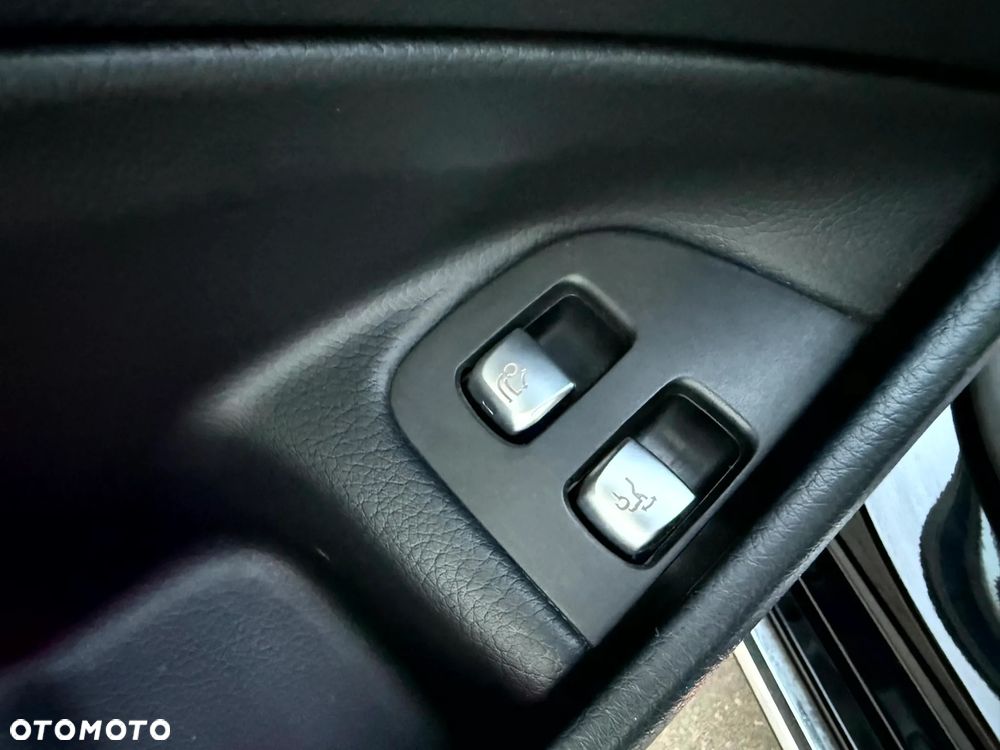 Mercedes-Benz Klasa E 220 d Business Edition 9G-TRONIC - 24