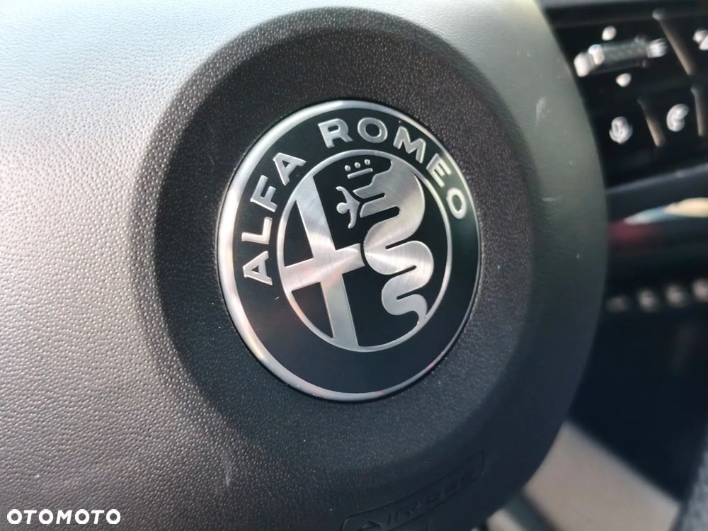 Alfa Romeo Junior 1.2 VGT Ibrida Ti - 25