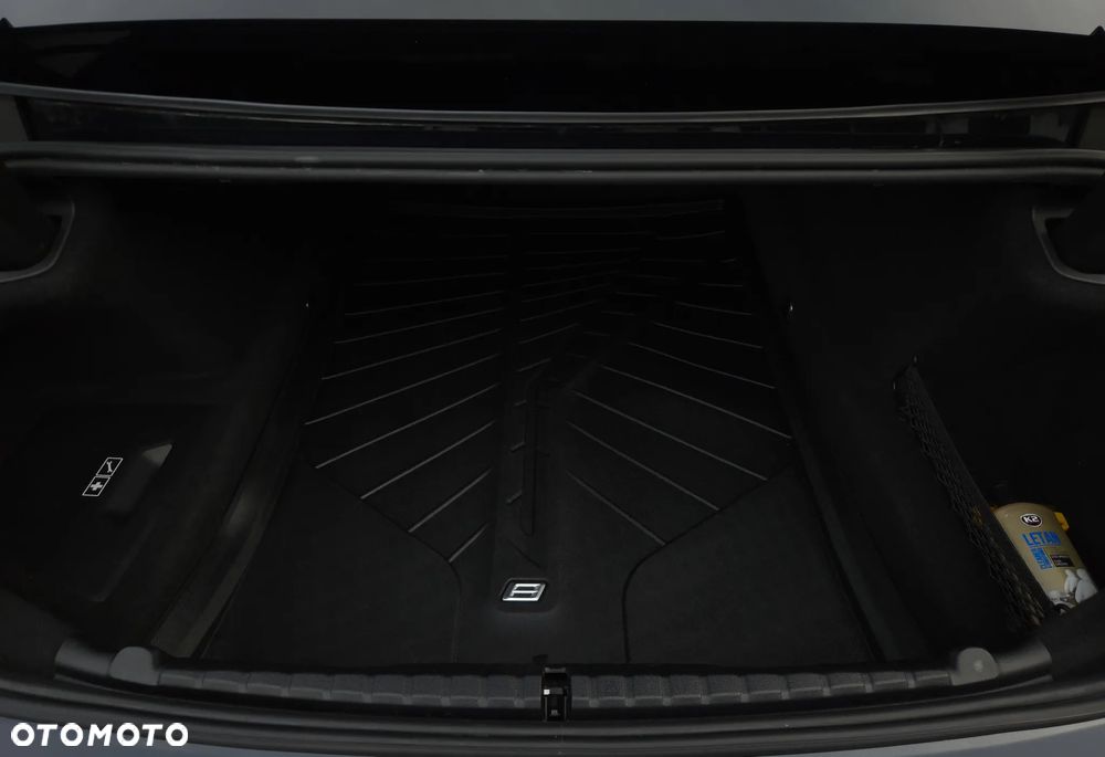 BMW Seria 8 840i - 11