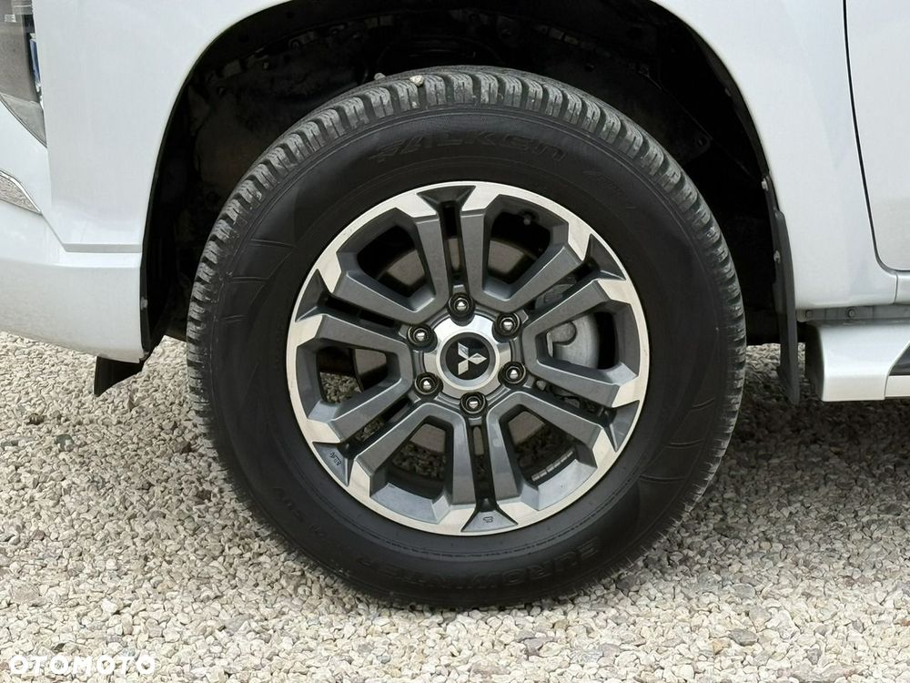 Mitsubishi L200 2.2 d DC Instyle Plus - 9