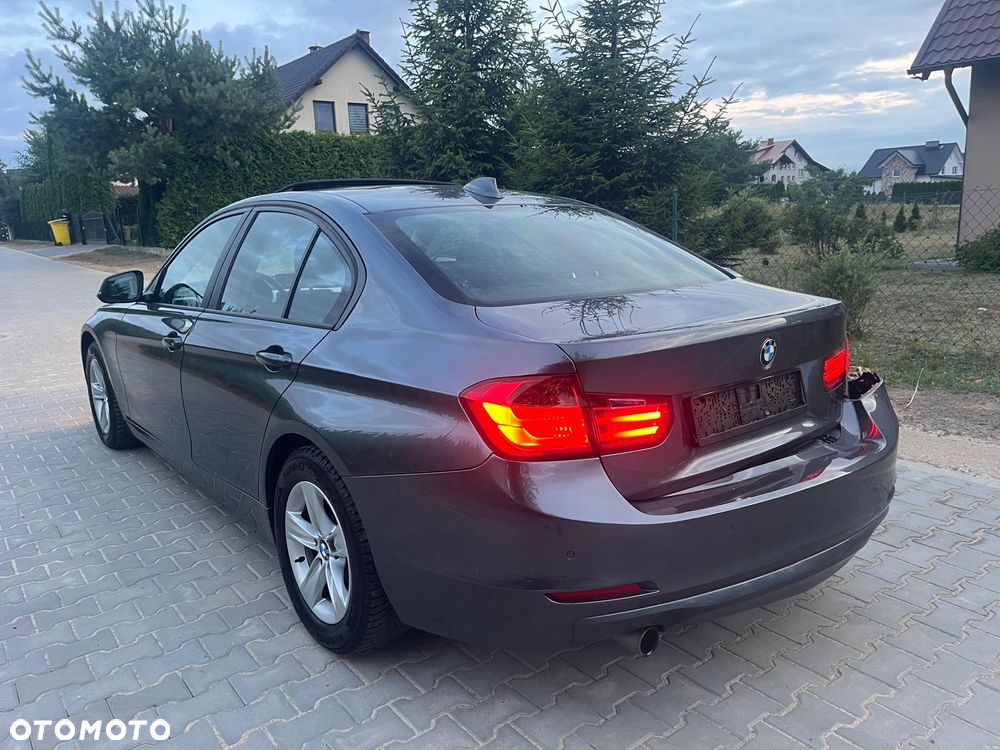 BMW Seria 3 320i Luxury Line - 3