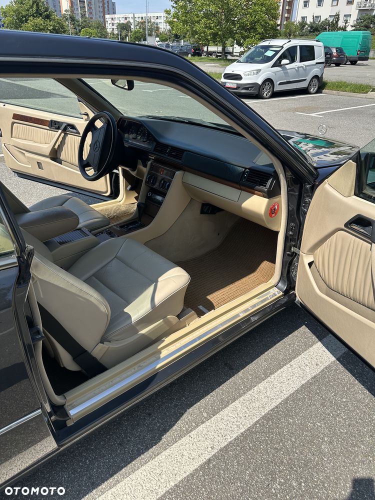 Mercedes-Benz W124 (1984-1993) - 11