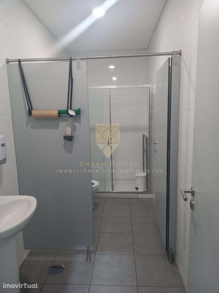 Armazém para Venda em Zona Industrial – Vilarinho de Cima, Gandra, - Grande imagem: 5/18