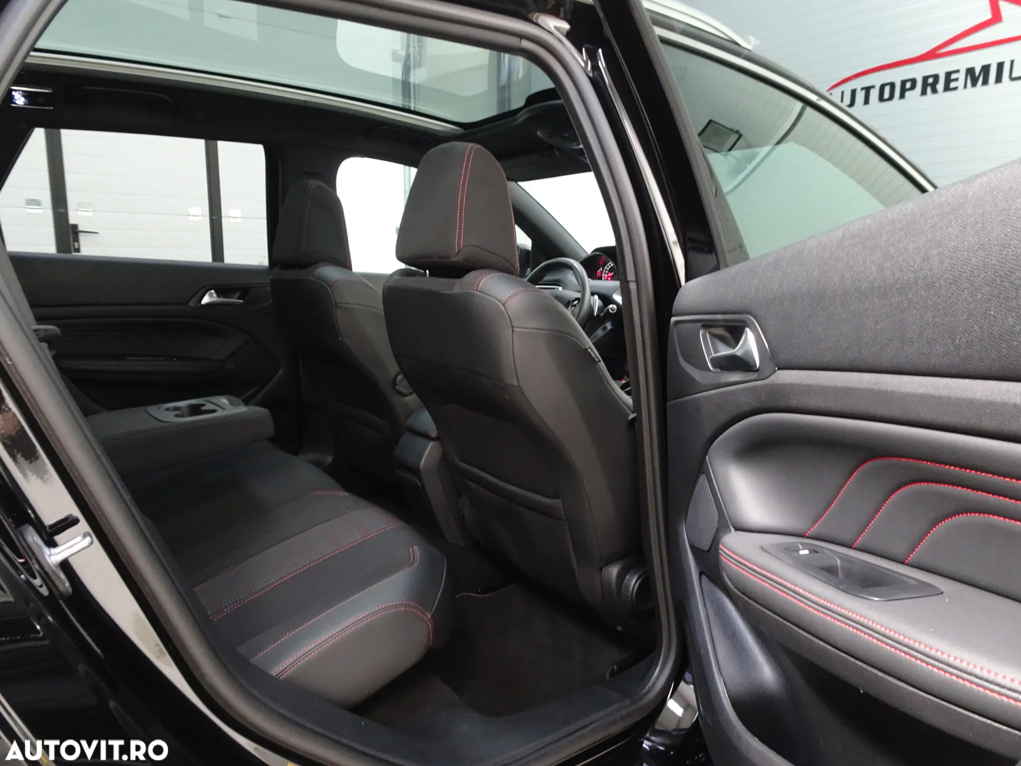 Peugeot 308 1.2L PureTech 130 S&S EAT8 GT - 12
