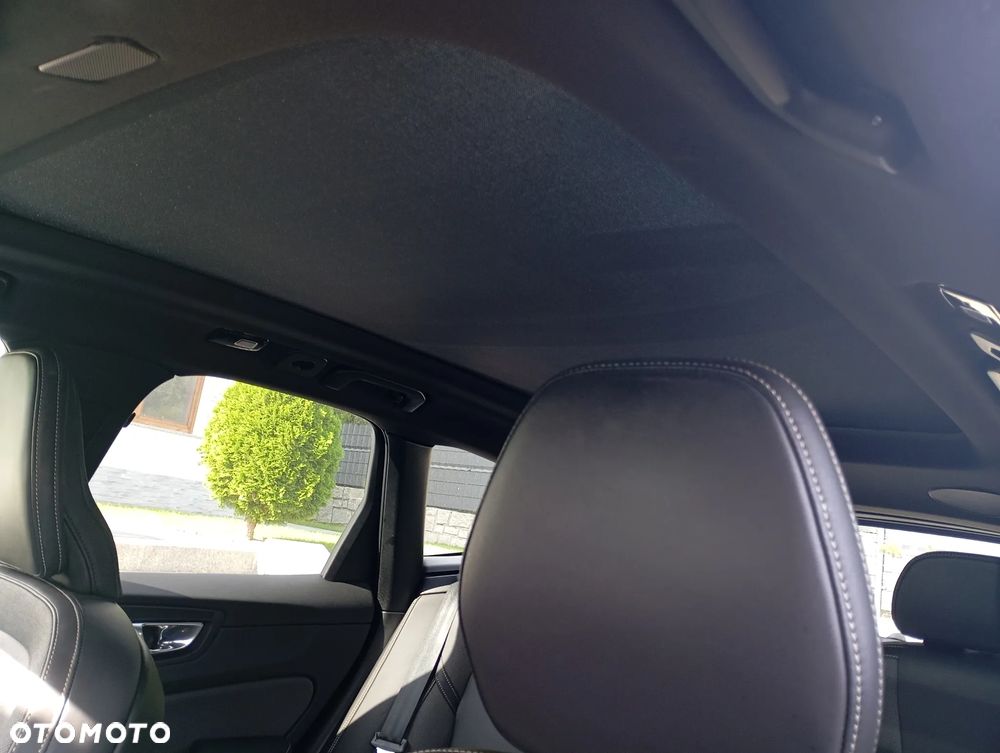 Volvo XC 60 B4 D AWD Ultimate Dark - 27