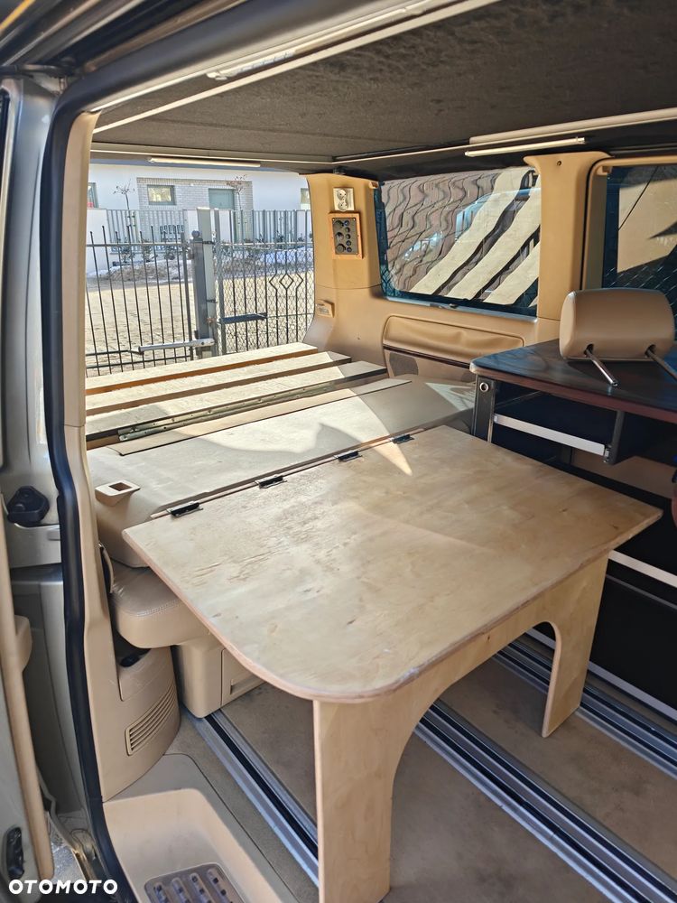 Volkswagen Multivan - 8