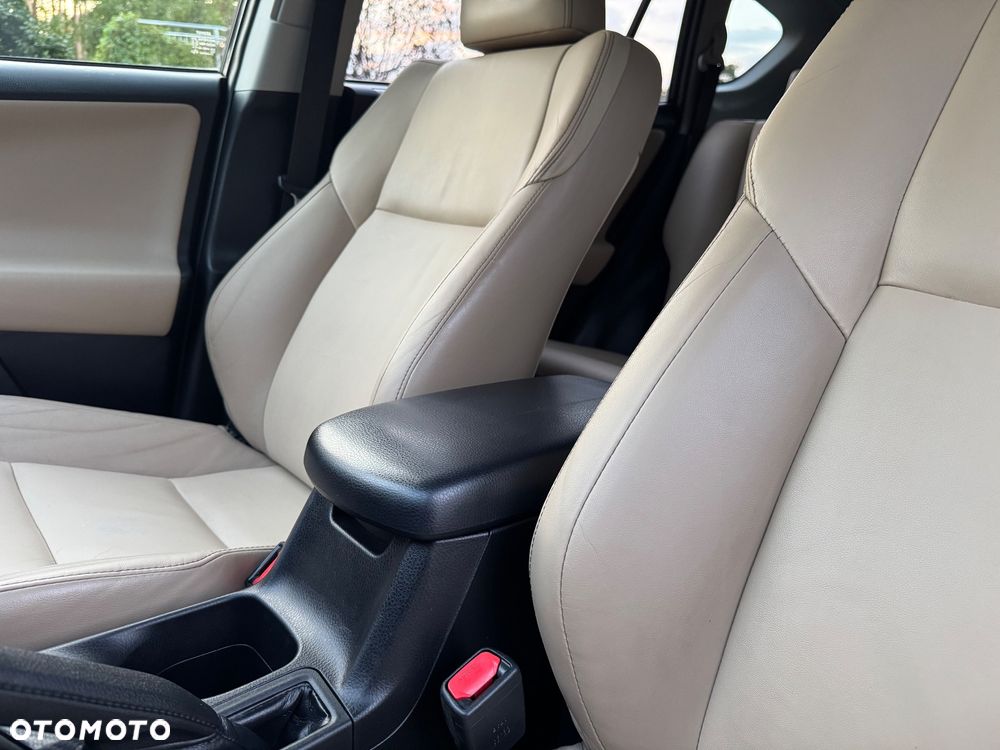 Toyota RAV4 2.0 D-4D 4x2 Start-Stop Executive - 24