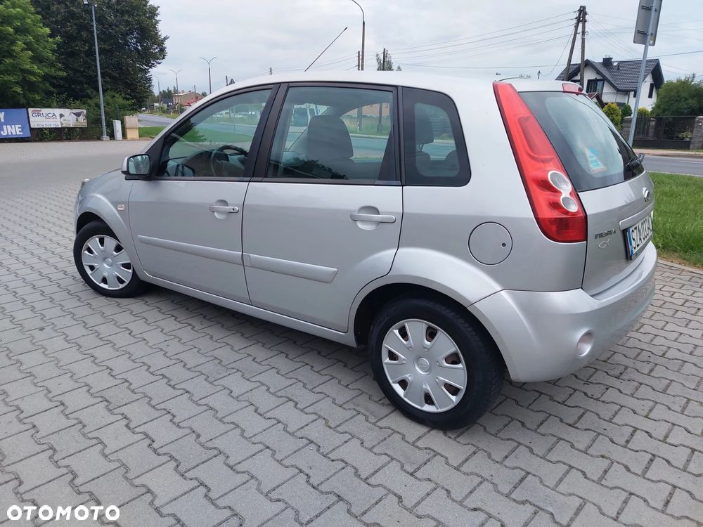 Ford Fiesta 1.3 Futura - 4