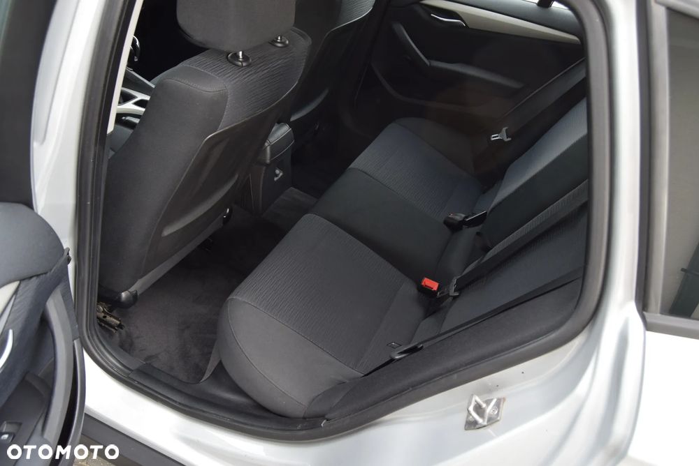 BMW X1 sDrive18i xLine - 13
