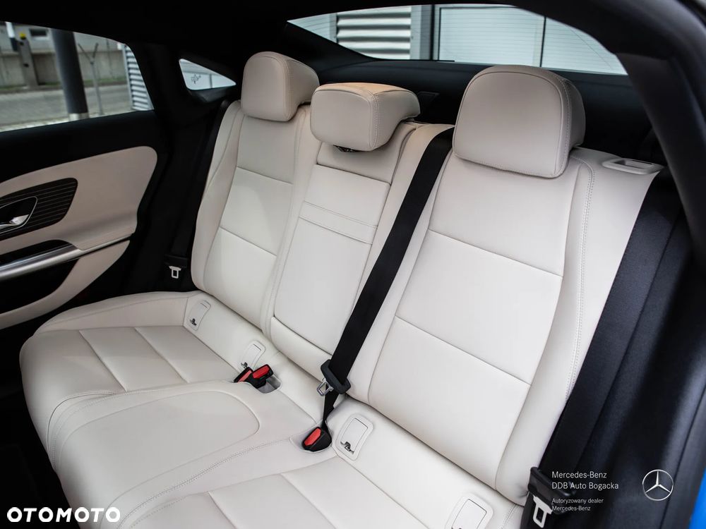 Mercedes-Benz CLA 220 mHEV 4-Matic 8G-DCT - 12