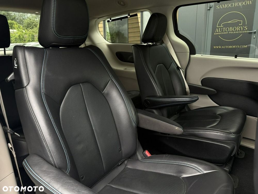 Chrysler Pacifica - 15