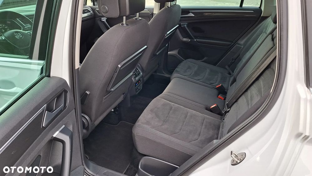 Volkswagen Tiguan 2.0 TDI SCR 4MOTION DSG Highline - 25