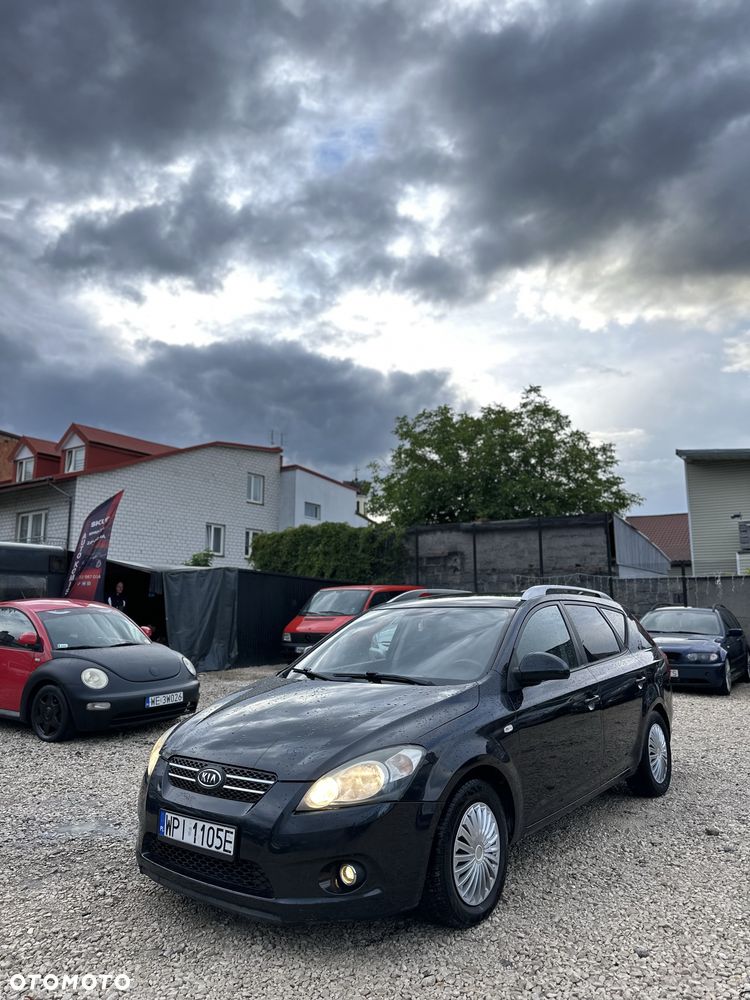 Kia Ceed - 1