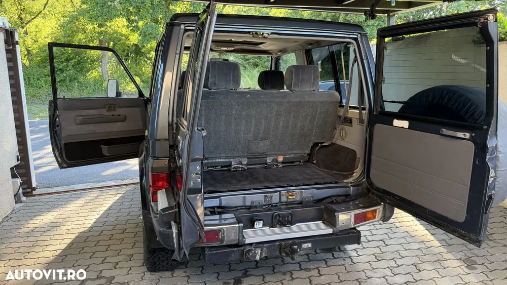 Toyota Land Cruiser - 4