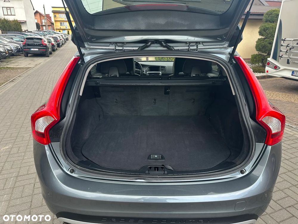 Volvo V60 Cross Country - 10