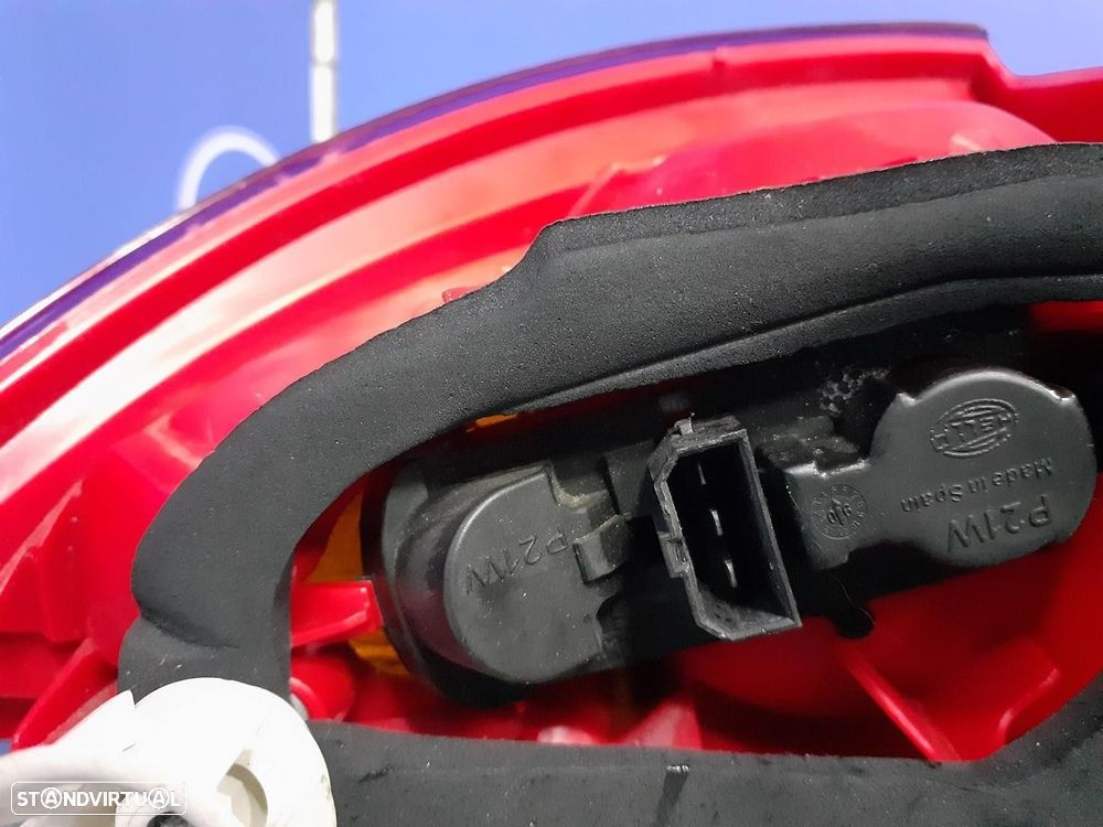 FAROLIM TRASEIRO DIREITO SEAT LEON 2006 -084451917 - 7