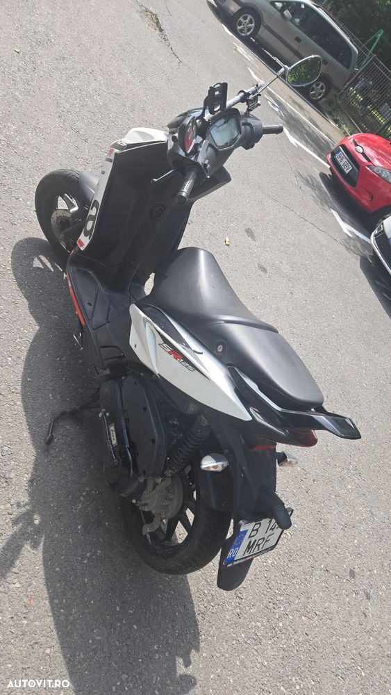 Aprilia SR Max 125 - 3