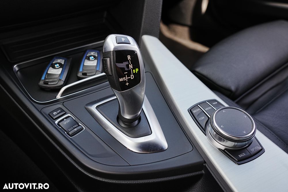 BMW Seria 3 318i Aut. M Sport - 14